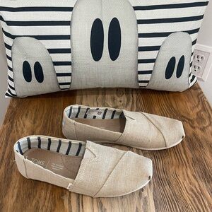 Toms Tan Women's Classic Alpargata slip on sneakers size 6.5